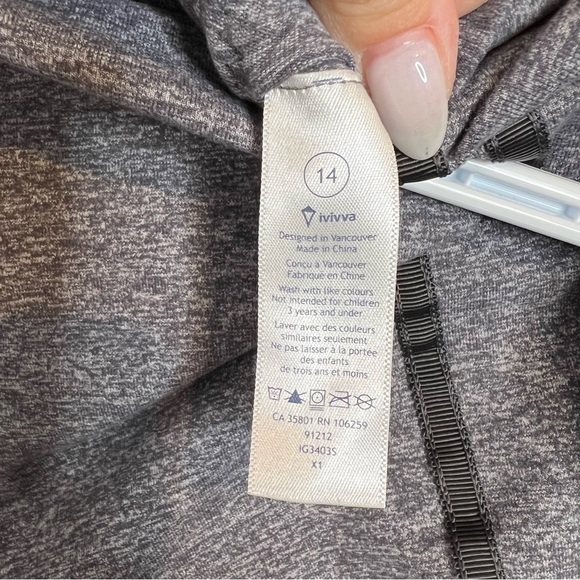 ❄️ IVIVVA by Lululemon Four Count Shrug Hooded Wrap - Picture 7 of 8